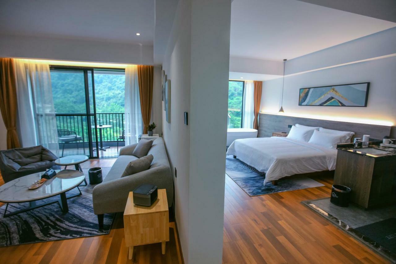 Whispering Mountains Boutique Hotel Zhangjiajie Exterior photo