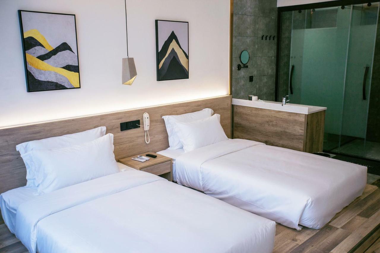Whispering Mountains Boutique Hotel Zhangjiajie Exterior photo