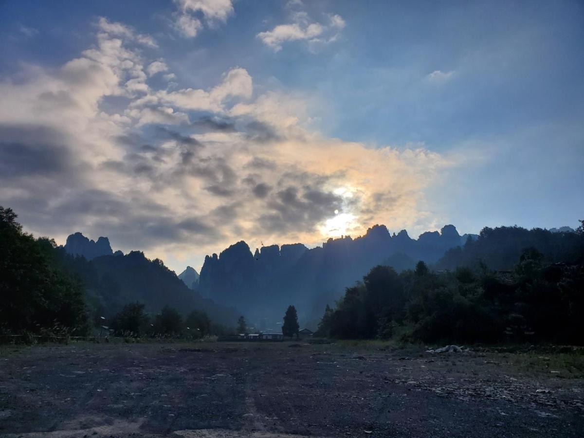 Whispering Mountains Boutique Hotel Zhangjiajie Exterior photo